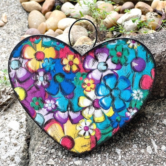 Small Groovy Flower Child Heart Wooden Wall Plaque - Picture 3 of 5
